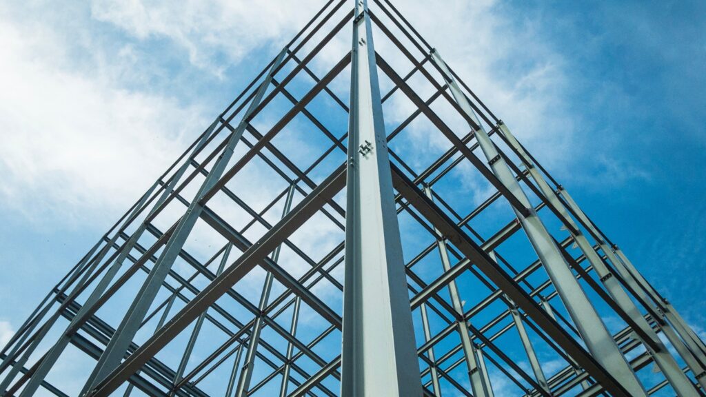 Light-Gauge Steel vs Traditional Materials in UAE